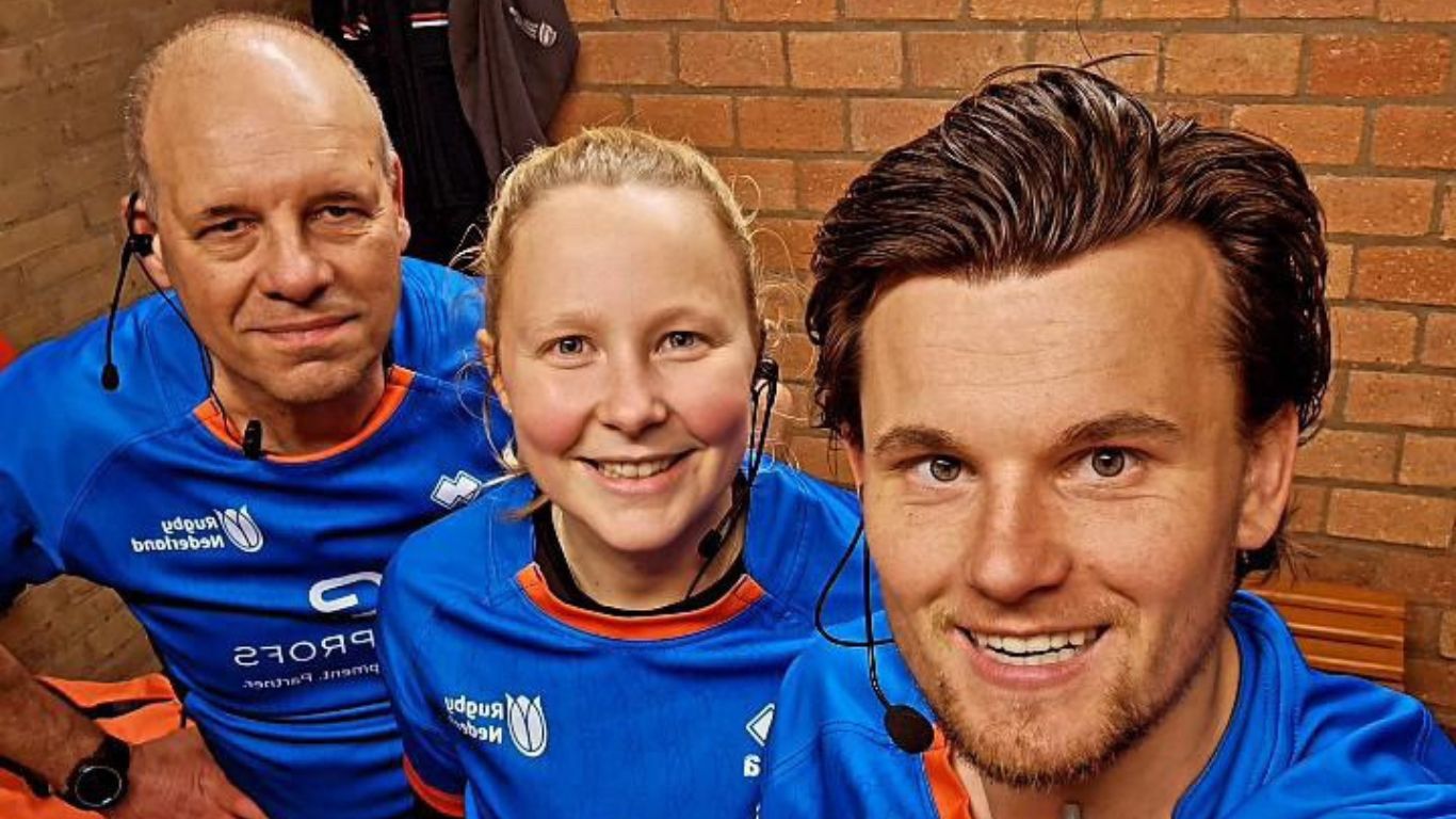 Gebruik headsets zorgt voor meer professionaliteit en teamwork bij rugbyscheidsrechters